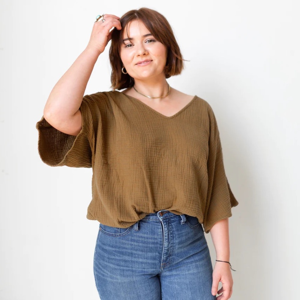 SUUNDAY GAUZE DOLMAN TOP IN TAPENADE sz S